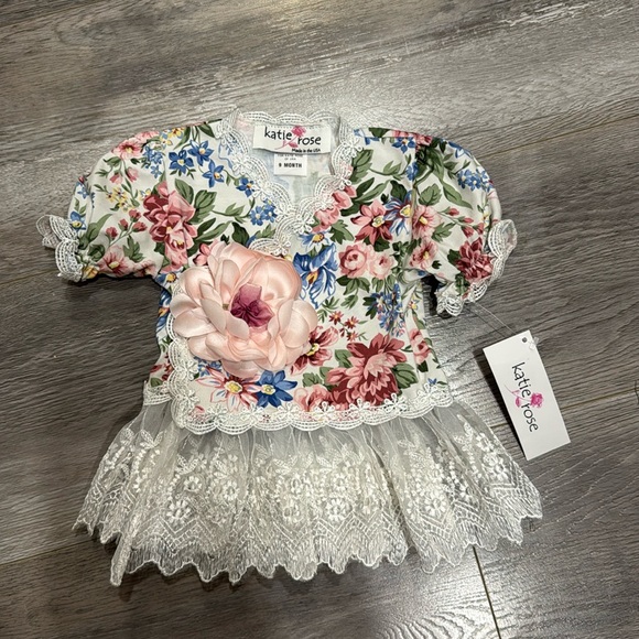 Katie Rose Harper Lace & Floral Set - Picture 2 of 5